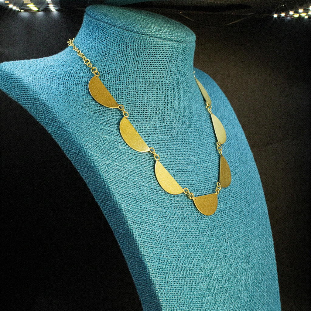 MILOS necklace plated in 18kt gold - a design with character.
